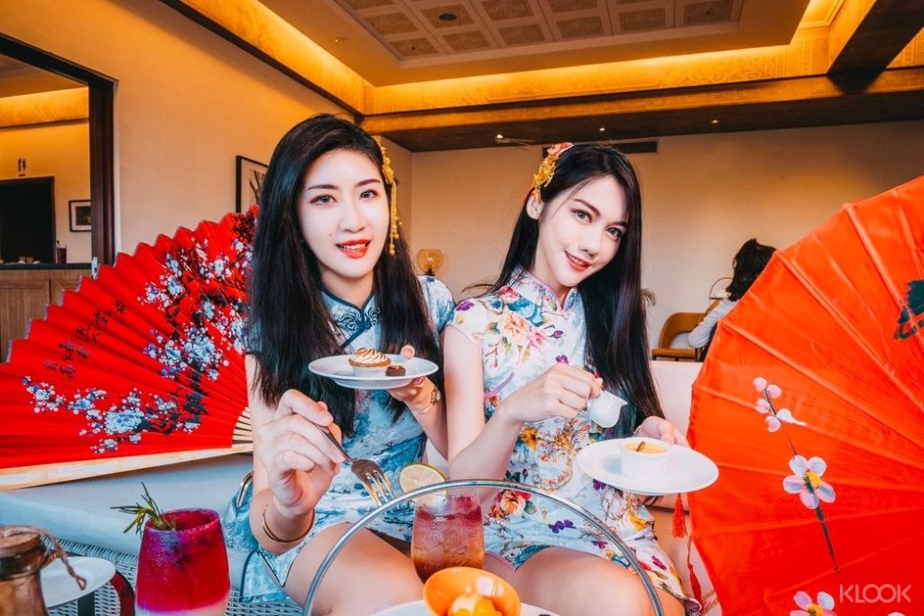 그랜드 호텔 가오슝의 영광스러운 역사를 탐험하고 그랜드 호텔에서 색다른 복고풍 패션을 경험하세요.