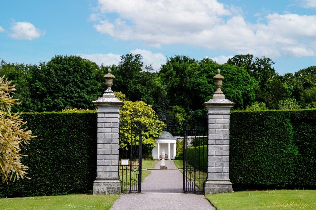 포타의 레이디 메리 게이츠 - 포멀 가든 입구