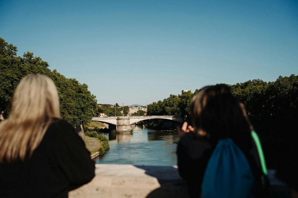 텍스트는 이미 영어로 되어 있습니다.