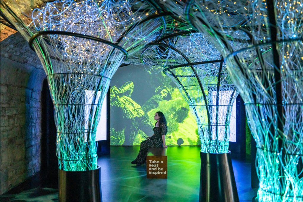 에픽 박물관에서 화랑을 발견하고 발명하기