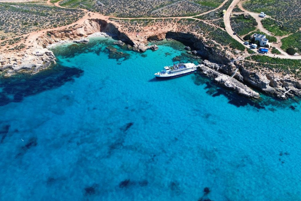 블루라군에서 즐기는 보트 투어