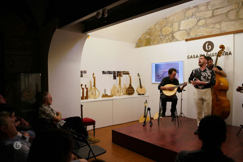 Casa da Guitarra의 Fado