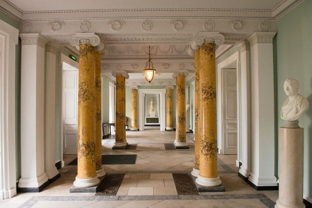 포타 하우스의 그랜드 홀웨이