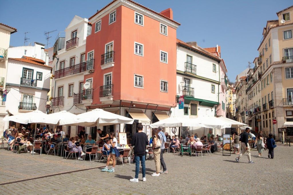 리스본 알파마의 광장