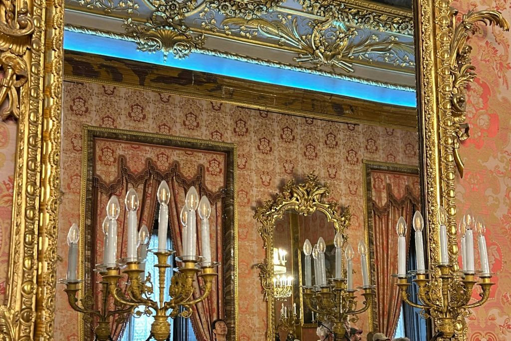 Antechamber Carlos III