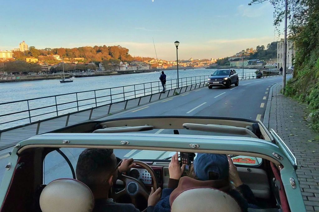 포르투의 전망을 감상할 수 있는 가이아 강변.