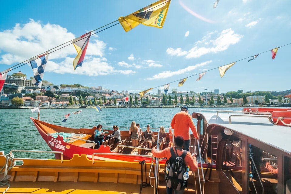 6개의 다리를 따라가는 크루즈