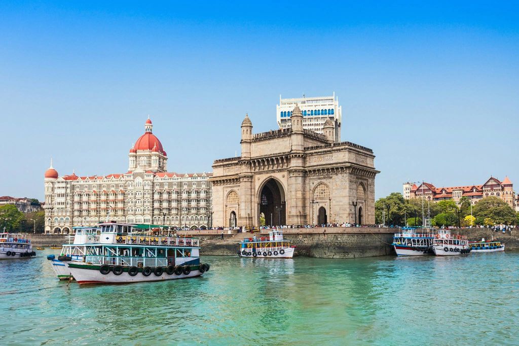게이트웨이 오브 인디아와 타지 호텔의 멋진 전망