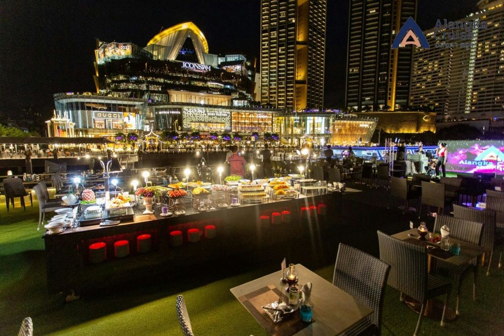 아이콘시암 부두 4번에서 즐기는 알랑카 크루즈