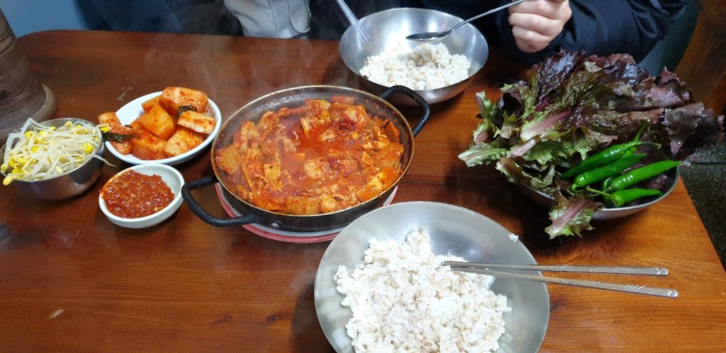 간판 없는 김치찌개