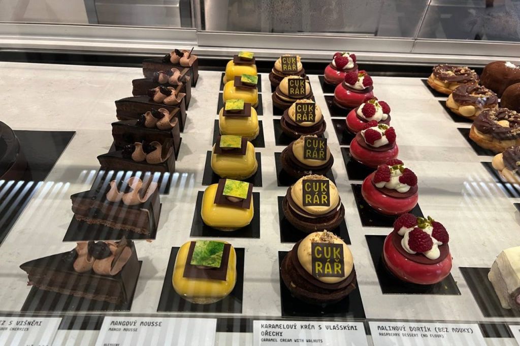 디저트를 만드는 방법을 볼 수 있습니다