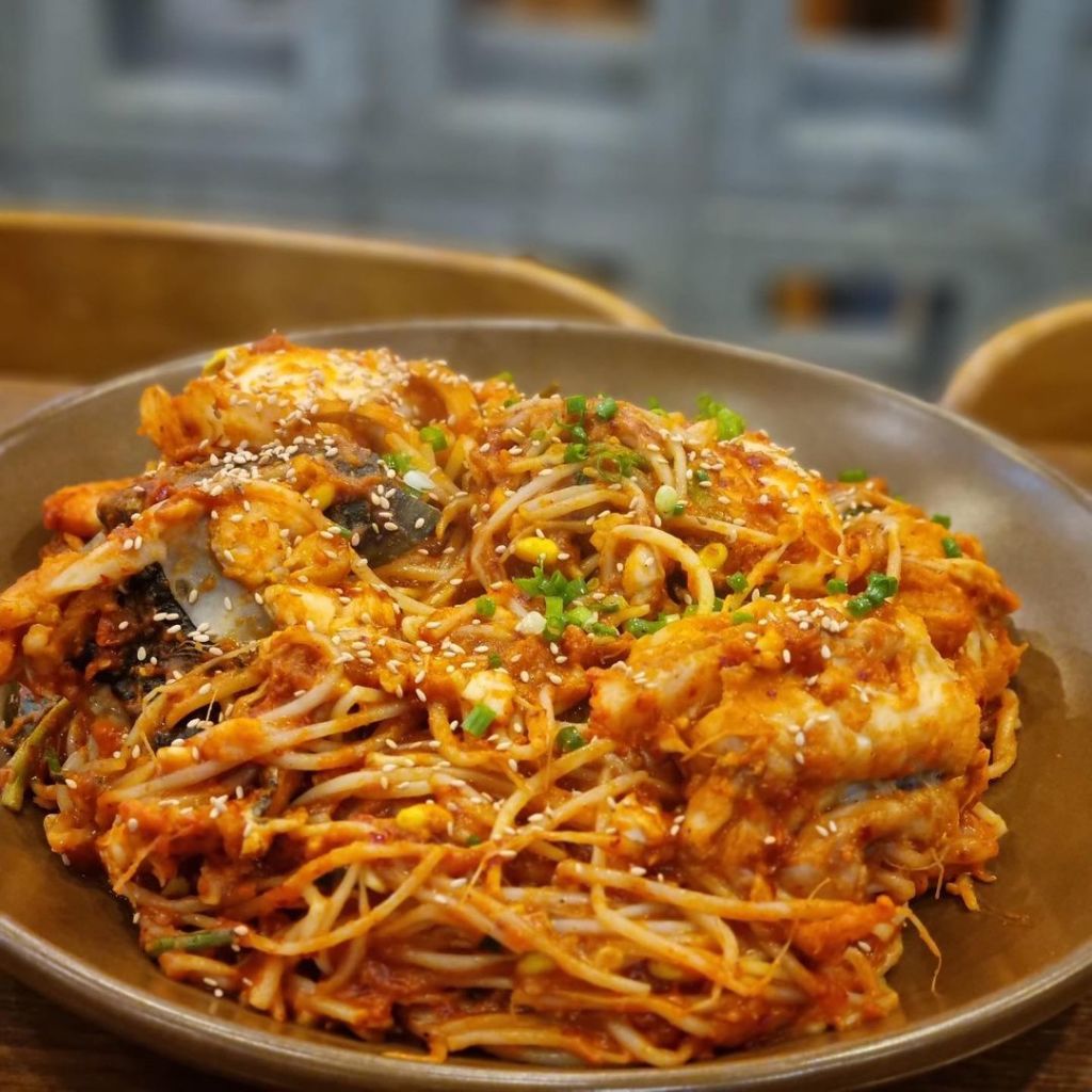 해안 식당 동명 지점
