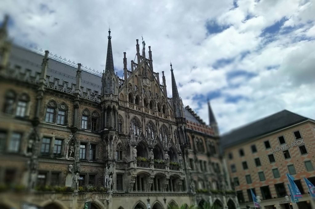 건축학적 디테일이 잘 설명되어 있음