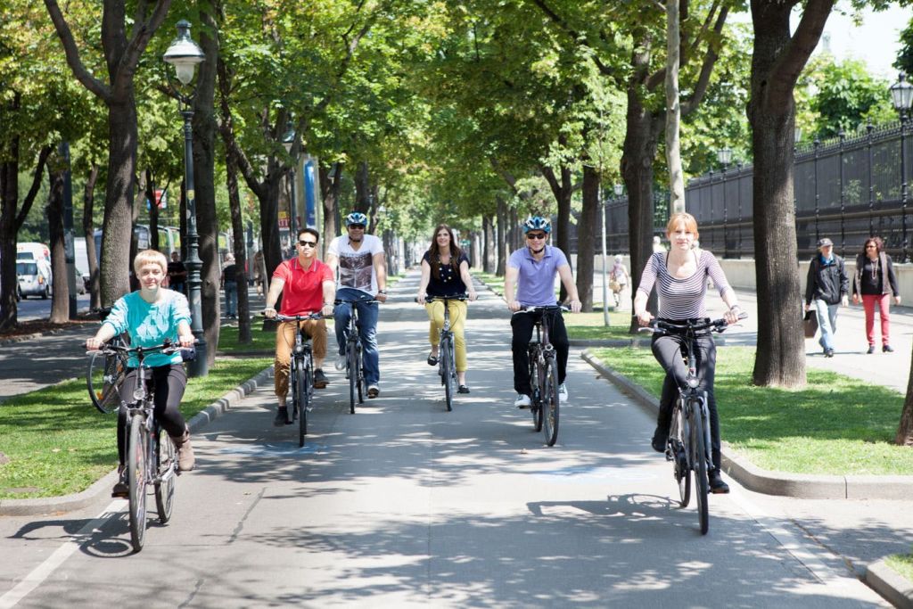 자전거를 타고 둘러보는 링 로드