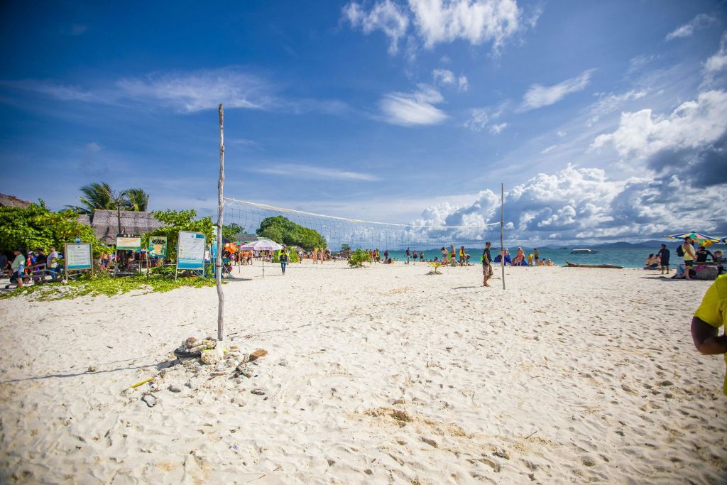 카이섬에서 휴식을 취하고, 햇살을 받으며 수영을 즐겨보세요.