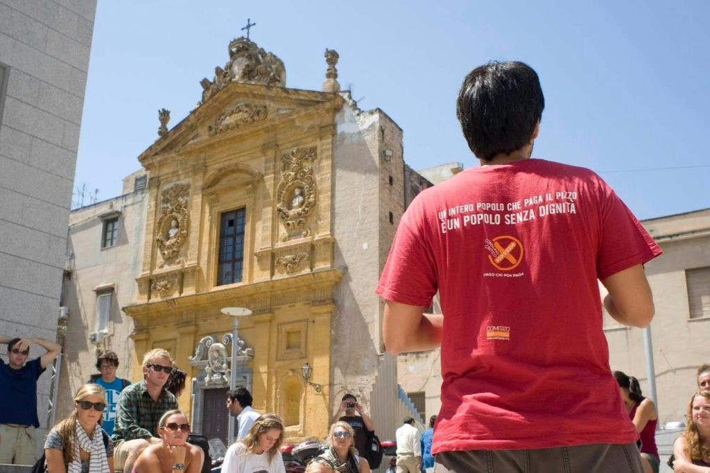 이 투어에서 가장 유명한 곳 중 하나인 Piazza della Memoria.