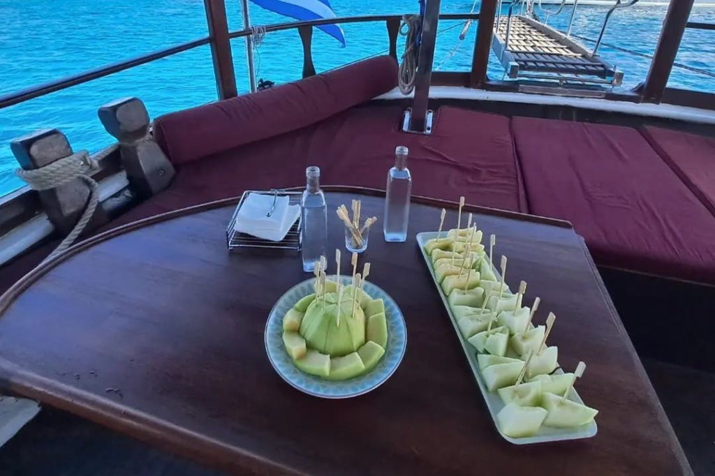 과일과 우조를 즐길 시간