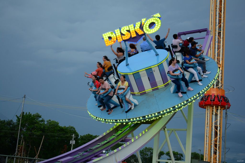 Visayas 최초의 야외 테마파크인 Magikland에서 가족과 함께 즐거운 모험을 즐겨보세요!