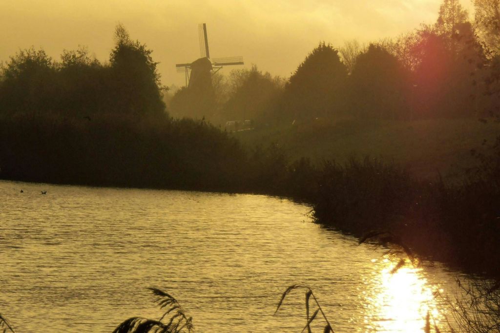 해돋이에 만나는 슬로텐 방앗간