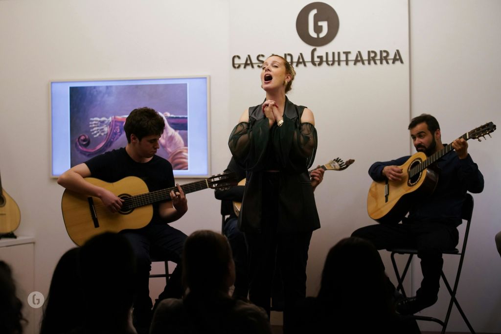 Casa da Guitarra의 Fado