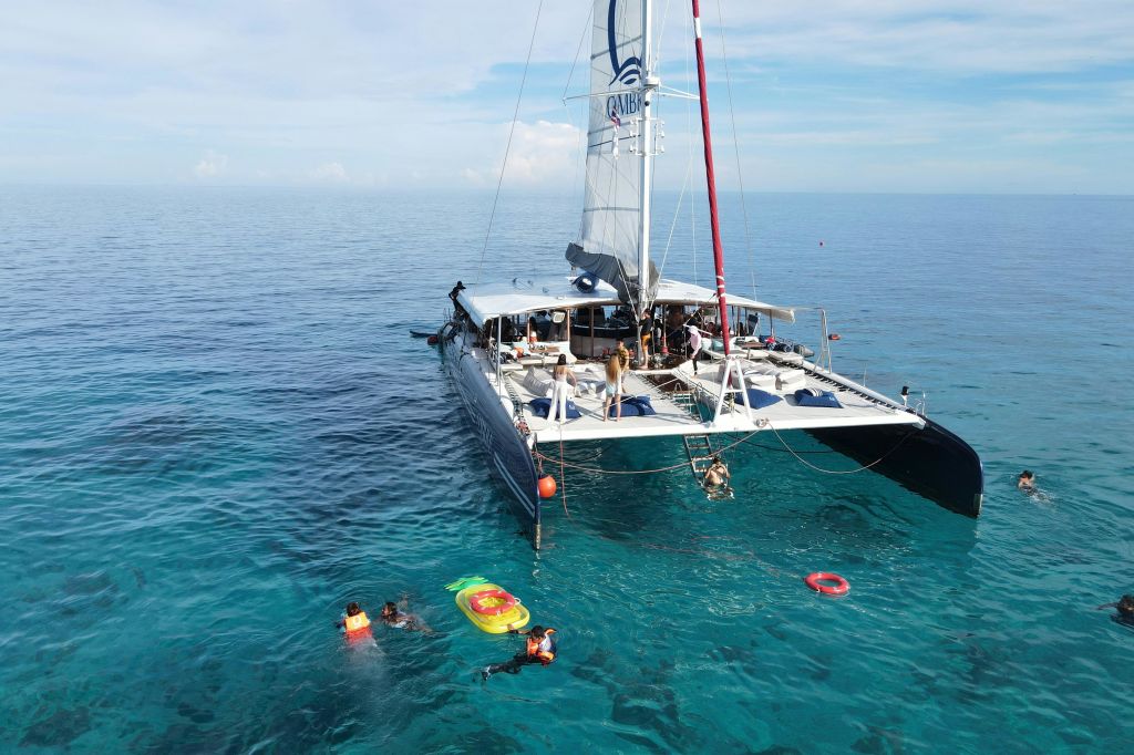 섀도우세일요트