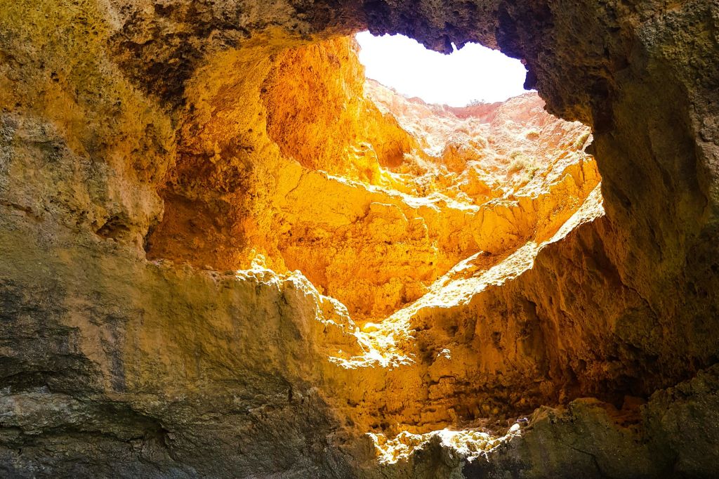 베나길 동굴 일출 보트 투어 (포르티마오 출발)