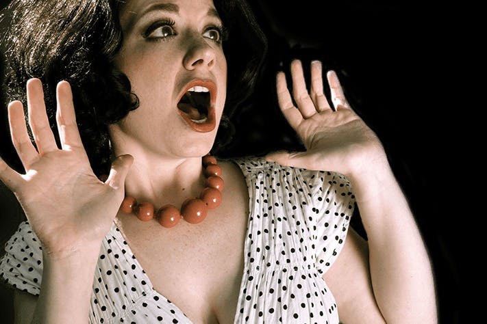 지난 9년 동안 프렌치 쿼터 팬텀 고스트 & 뱀파이어 투어에서 게스트를 즐겁게 해준 미스 호프!