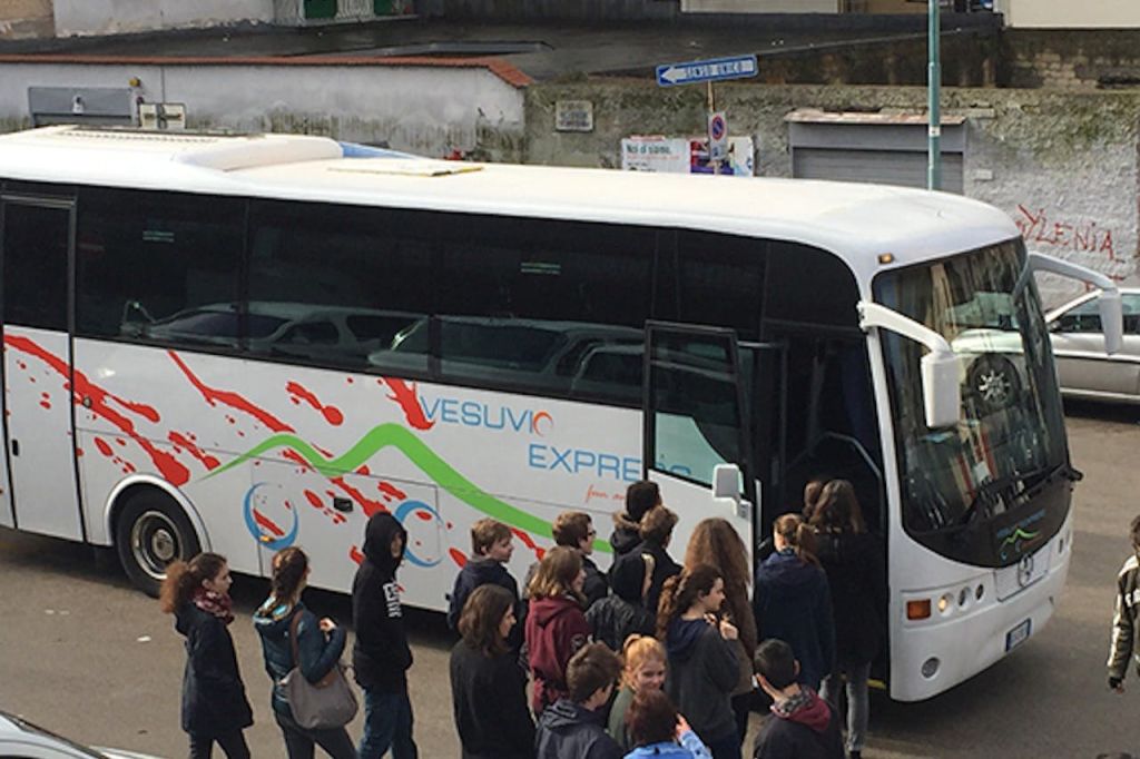 베수비오 고속 버스