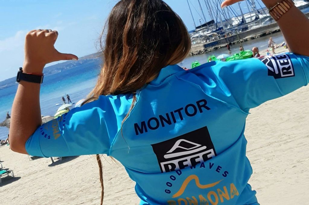 플라야데칸파스티야 보나오나 마요르카에서 즐기는 스탠드업 패들보드 클래스