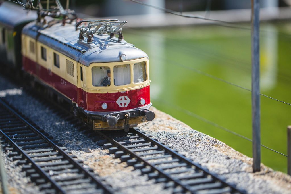 Swissminiatur의 1:25 스케일 철도 노선에서 매일 운행되는 많은 열차 중 하나