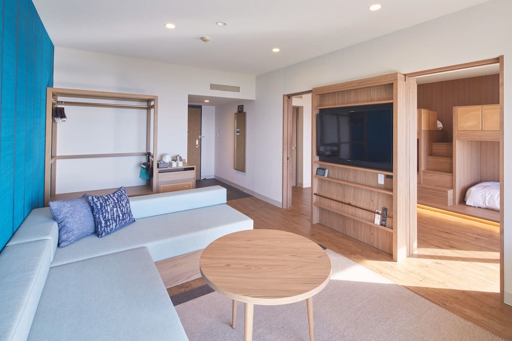 로열 뷰 호텔 추라우미