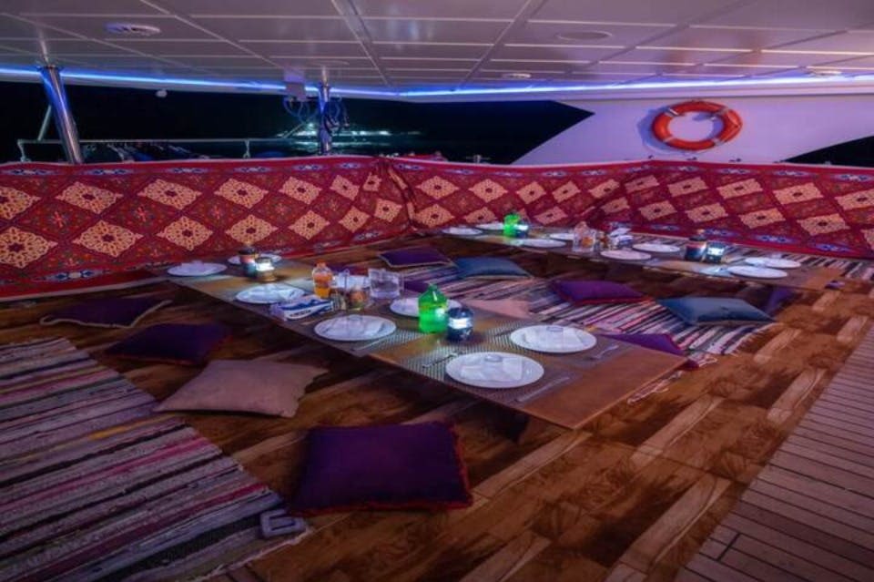 이집트식 나이트 바이브