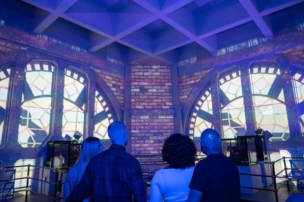 시계탑으로 들어가기