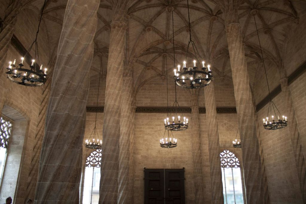 론하 데 발렌시아 기둥