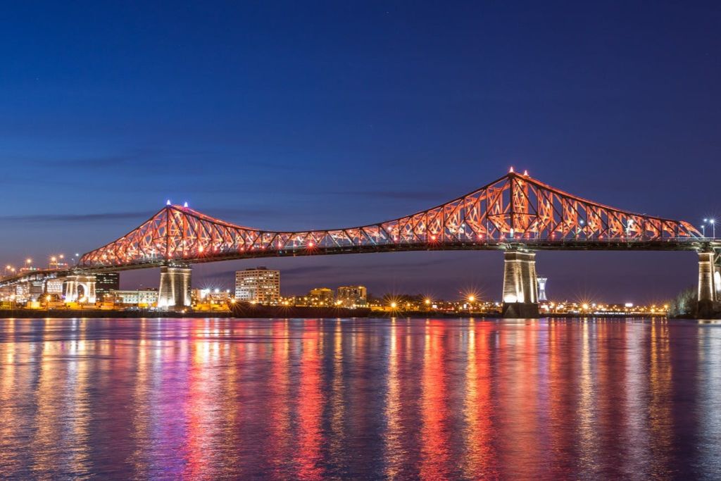 몬트리올 디너 보트 투어 (3코스)