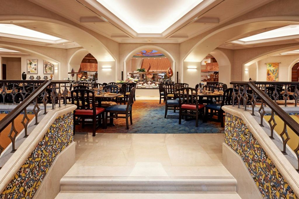 아틀란티스 더 팜 (Atlantis the Palm) 에서 즐기는 만화경 저녁 뷔페
