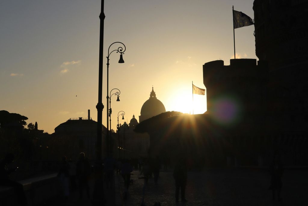 성에서 감상하는 실루엣