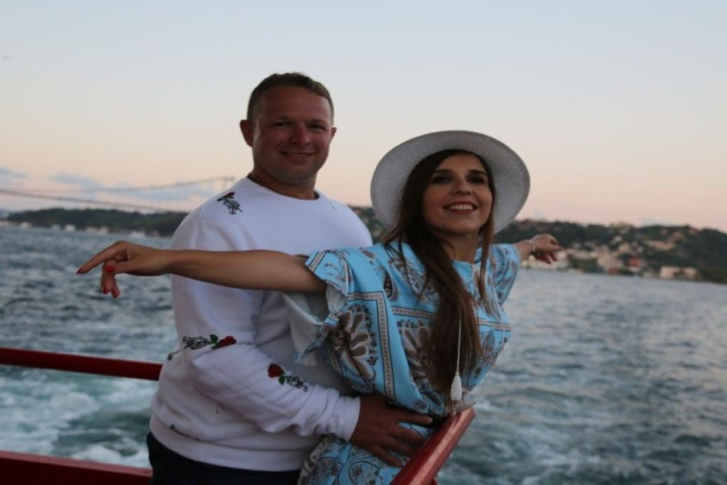 보트 여행에서 멋진 사진 찍기.