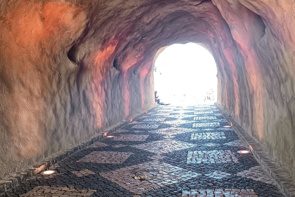 인기있는 알부페이라 터널