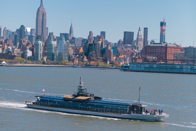 뉴욕 프리미어 런치 또는 브런치 크루즈