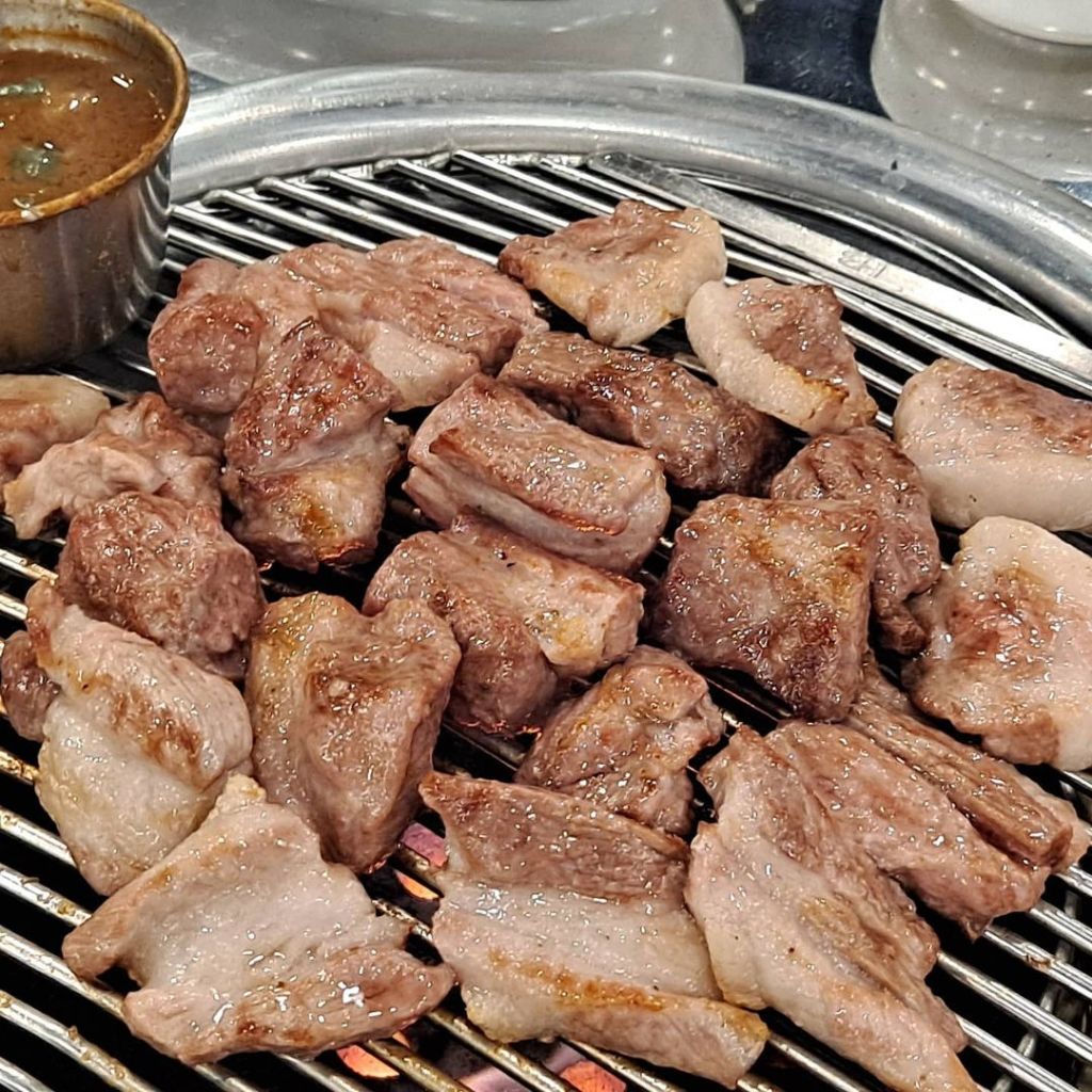 돈사돈 서귀포 점