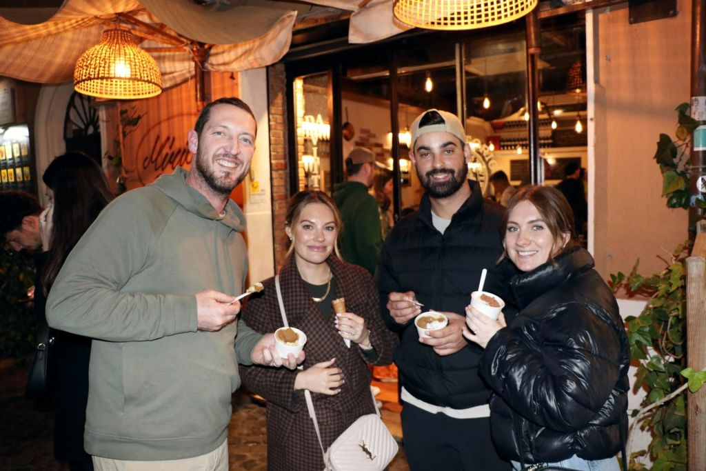 로마의 장인 젤라토와 함께 달콤한 맛으로 가이드와 함께하는 푸드 모험을 마무리하세요!