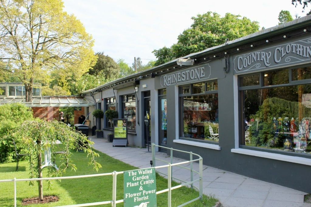 마운트어셔 카페 & 코트야드 쇼핑