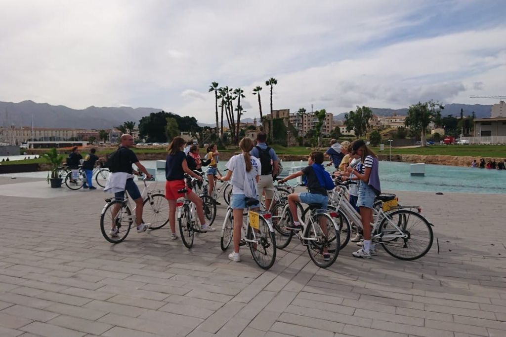 몰로트라페조이데일