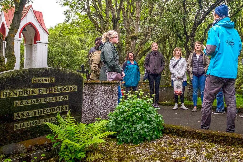 아이슬란드에서 죽은 자를 살리는 법에 관한 으스스한 이야기