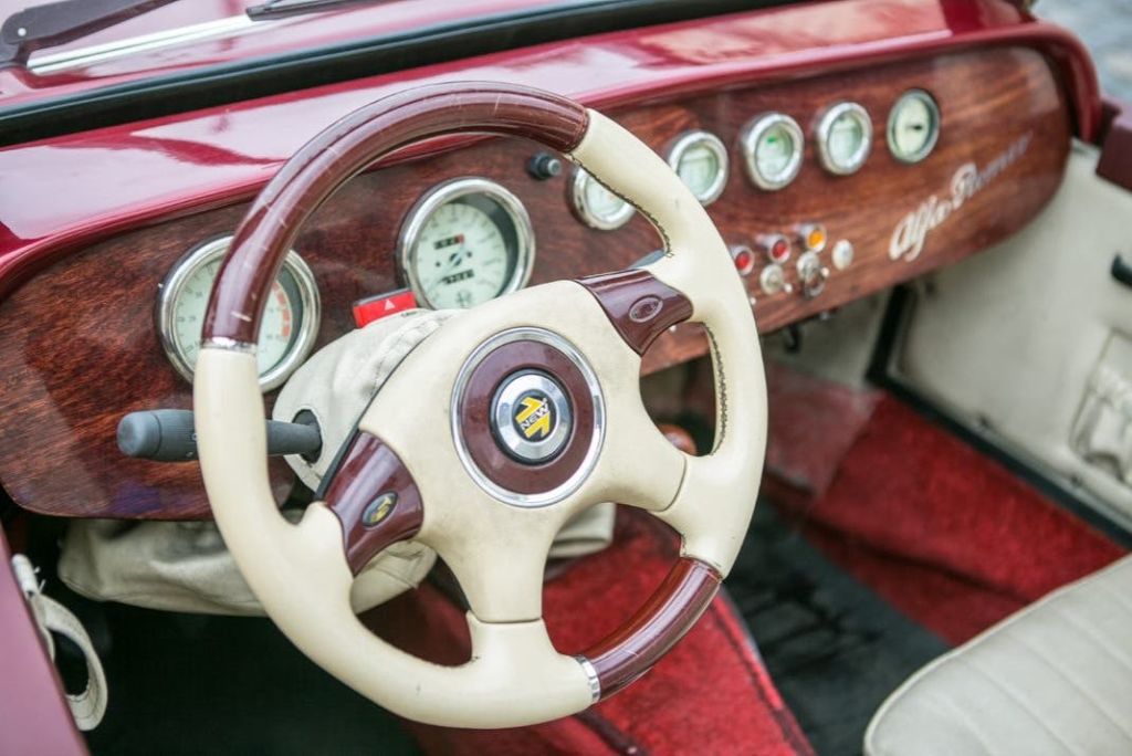 빈티지 자동차로 즐기는 카를슈테인 성 투어