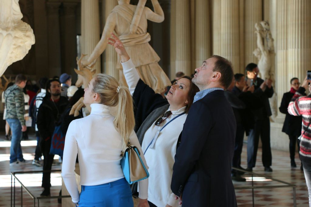 대기줄을 건너뛰고 전문 가이드와 함께 세계 최대 규모의 박물관을 둘러보세요.