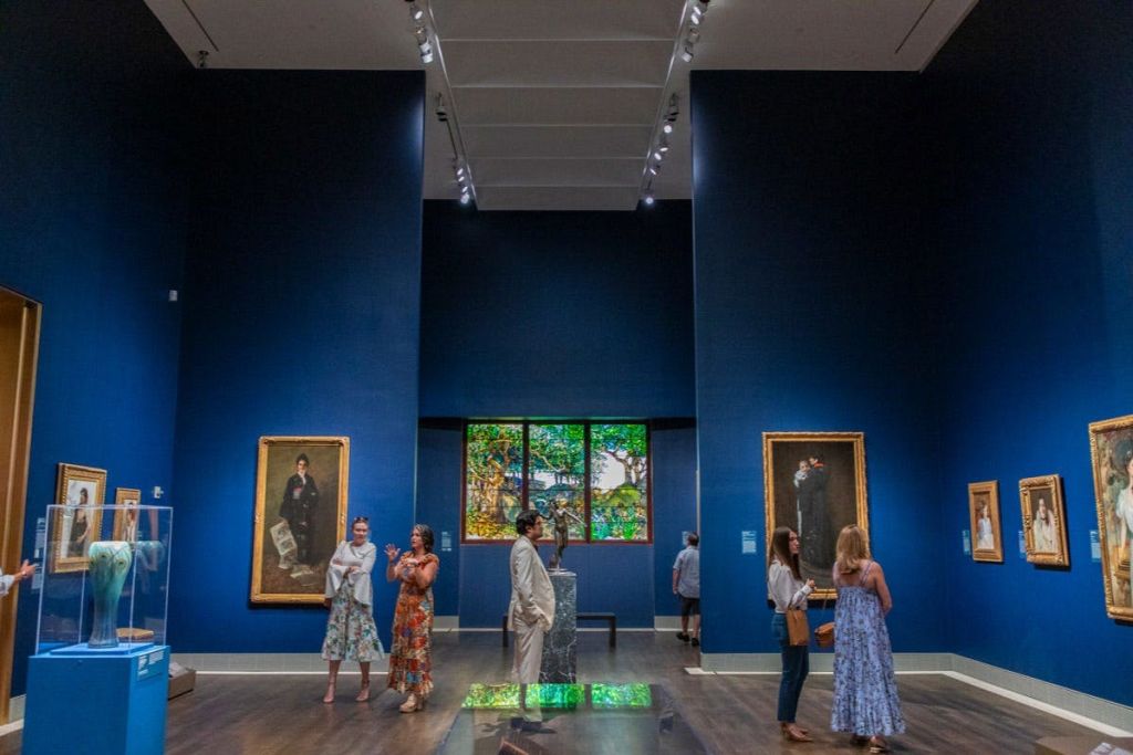 벡 빌딩 거리에서 만나는 미국 미술관