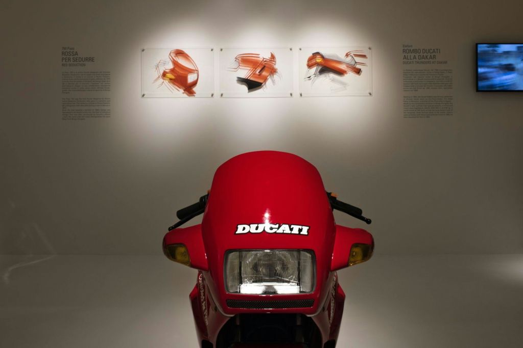 DUCATI MOTORBIKE DAKAR RACE