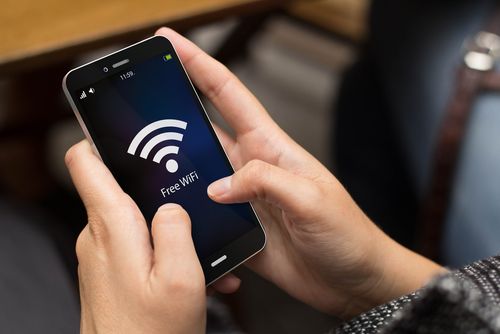 이동 중 WiFi와 충전 콘센트를 이용할 수 있어 더욱 편리합니다.